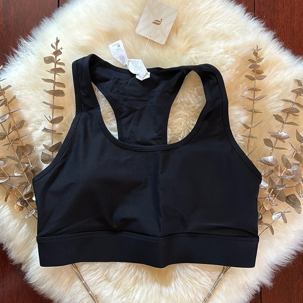 NWT Fabletics on-the-go med impact sports bra Medium!